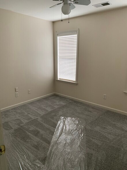 Building Photo - 1124 Misty Isle Dr