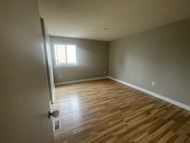 Building Photo - Nice 3Bd/2.5Bth TH in Frederick!!