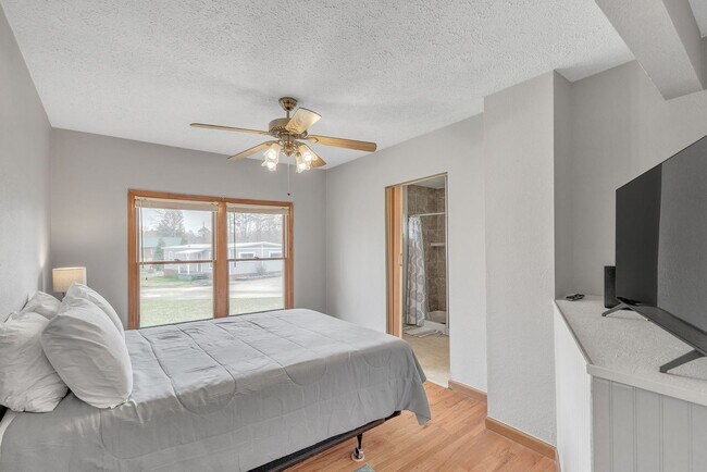 Building Photo - 177 Hoots Dr