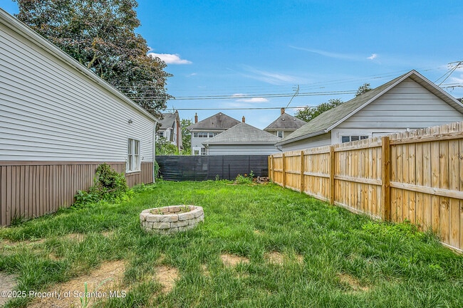 Building Photo - 55 Welles St
