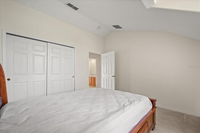 Building Photo - 2050 Island Walk Dr