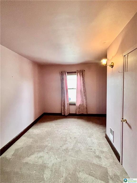 Building Photo - 206 Main St