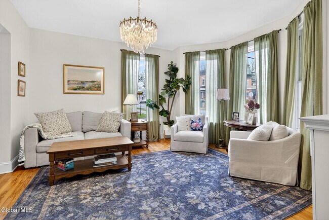 Building Photo - 194 Grand Ave