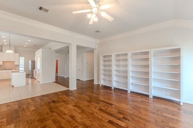 Building Photo - 6618 Trenton Lake Ln