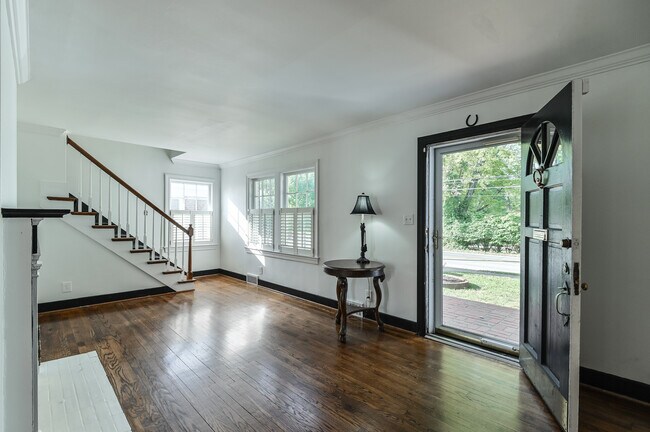 Building Photo - 511 Cannons Ln