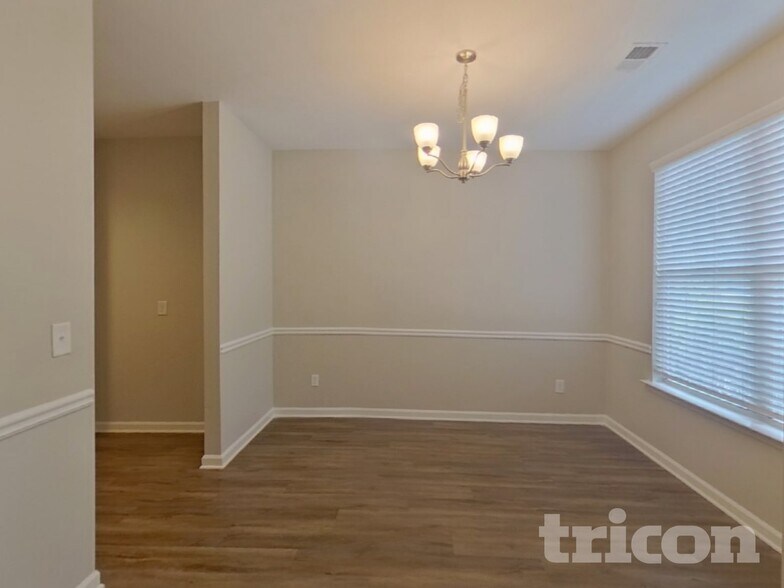 Building Photo - 5370 Campbellton Fairburn Rd