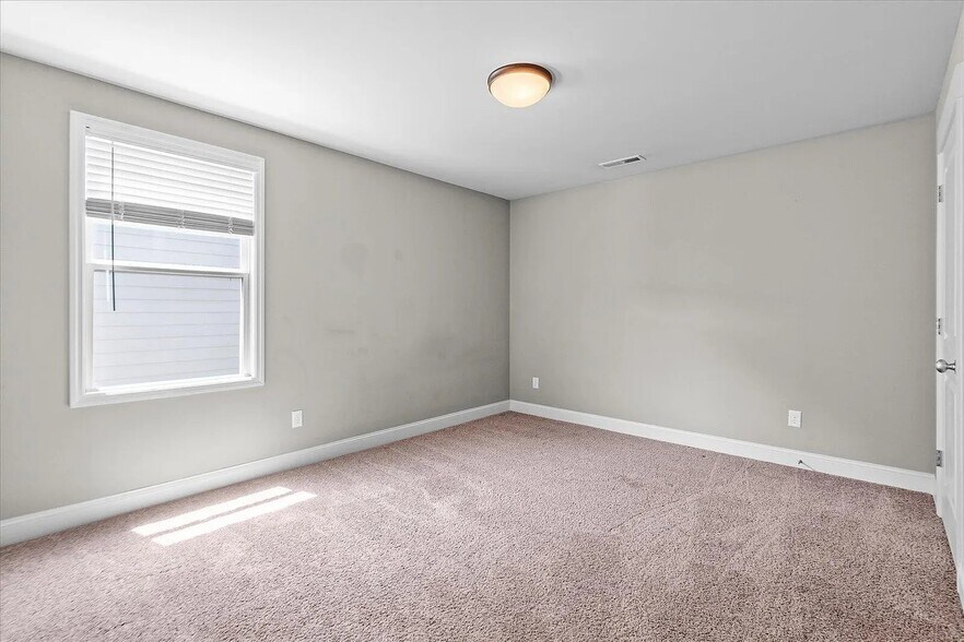 Building Photo - 8574 Daju Ct