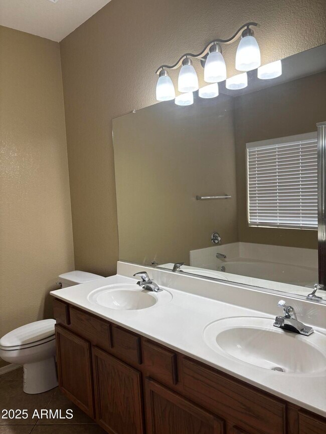 Building Photo - 3799 E Thunderheart Trail