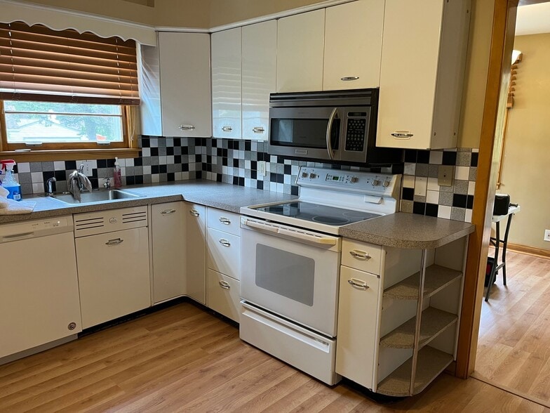 Building Photo - 248 S Orange St