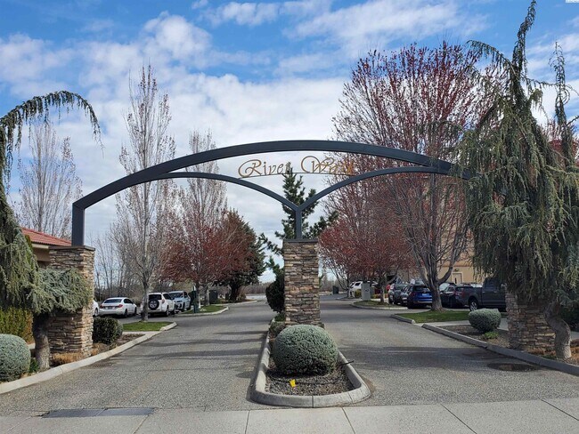 Building Photo - Riverwalk Village-Luxury living-partial ri...