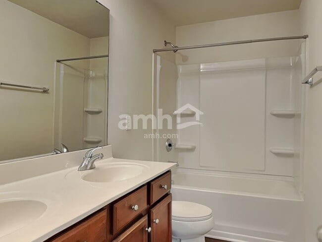 Building Photo - 4984 Mount Hope Dr