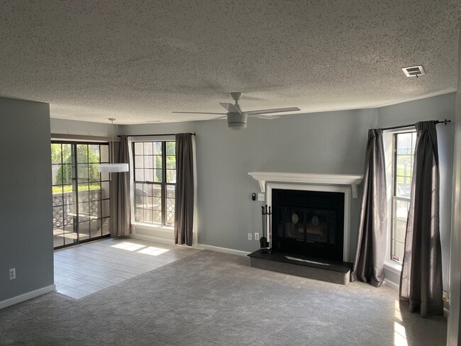 Building Photo - 423 Harbour Point