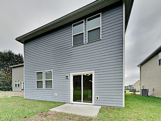 Building Photo - 3367 Roundabout Drive