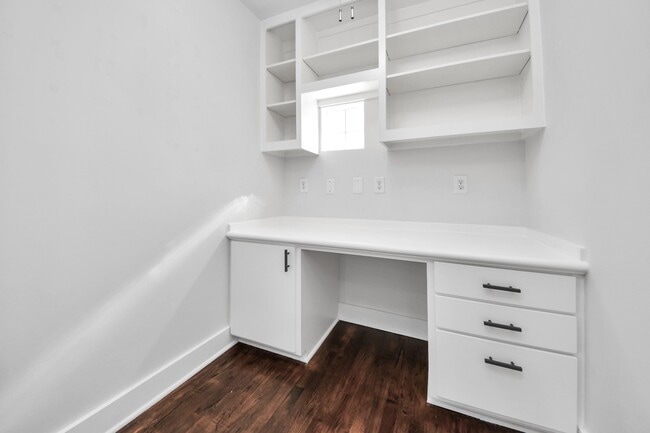 Building Photo - 5710 Cornish St