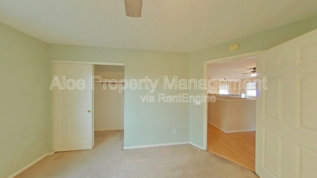 Building Photo - 491 W Ebony Way
