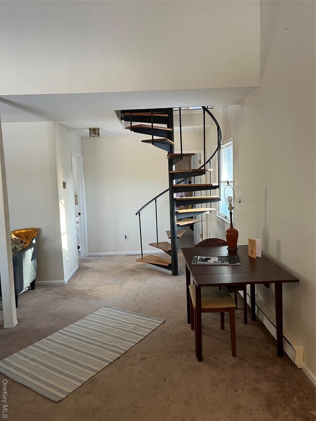 Building Photo - 8 Sunset Dr