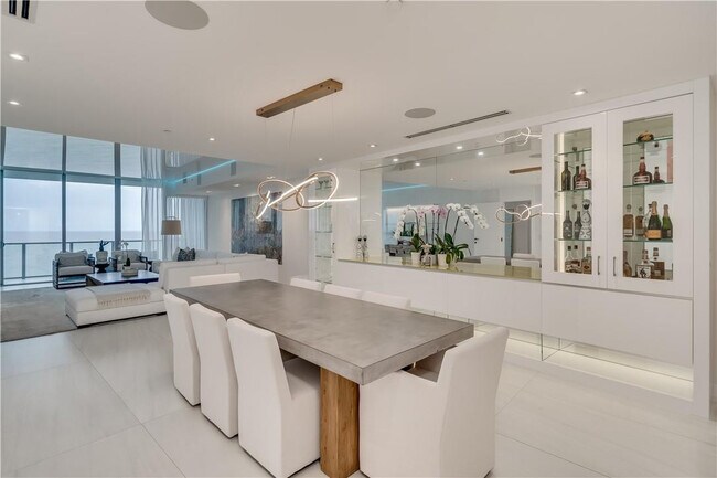 Building Photo - 2200 N Ocean Blvd