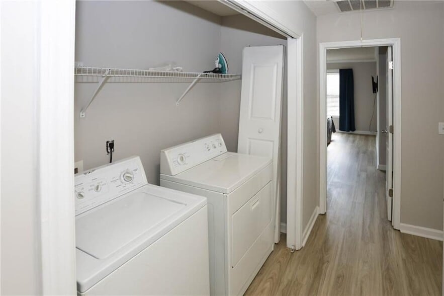 Building Photo - 7116 Blairs View Dr