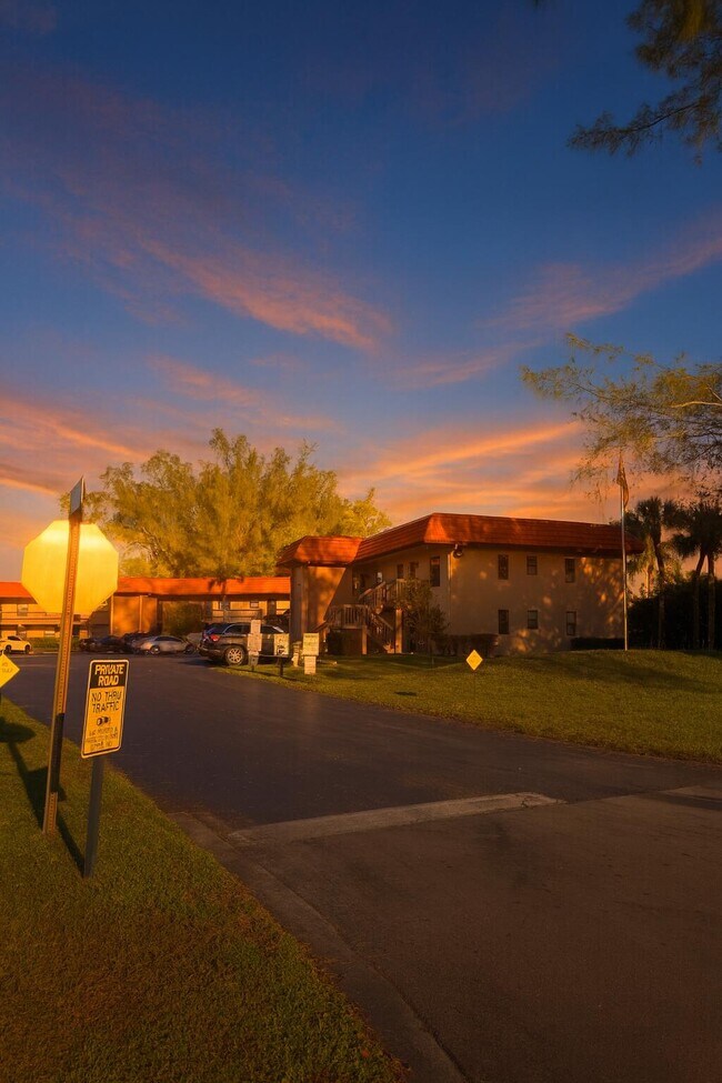 Building Photo - 21890 Lake Forest Cir