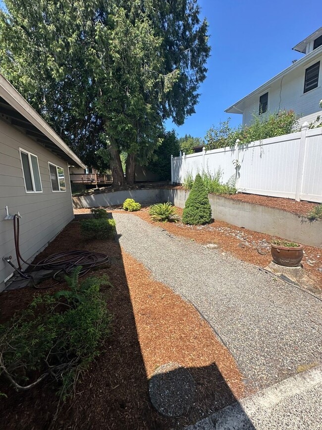 Building Photo - Wonderful Ranch Style Home in Camas!