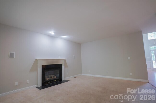 Building Photo - 3552 Weddington Oaks Dr