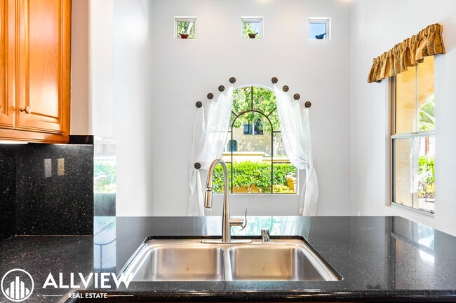 Building Photo - Stunning 3 Bedroom, 2.5 Bath in Sought-After Woodbury Community