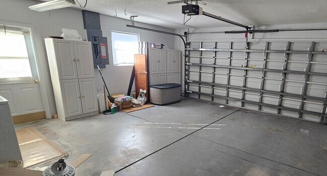 Building Photo - 9331 Stubenville Ave