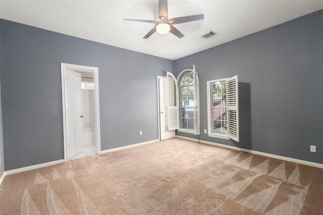 Building Photo - 5803 Song Ridge Ct