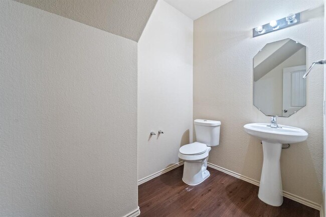Building Photo - 2043 Harmon Park Ct