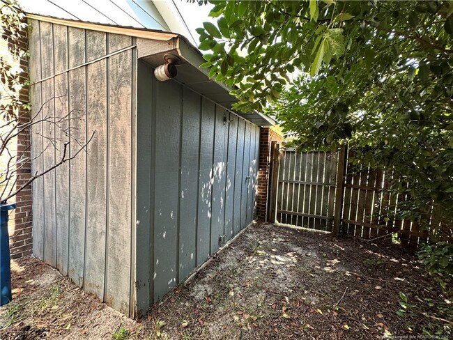 Building Photo - 2052 Windlock Dr