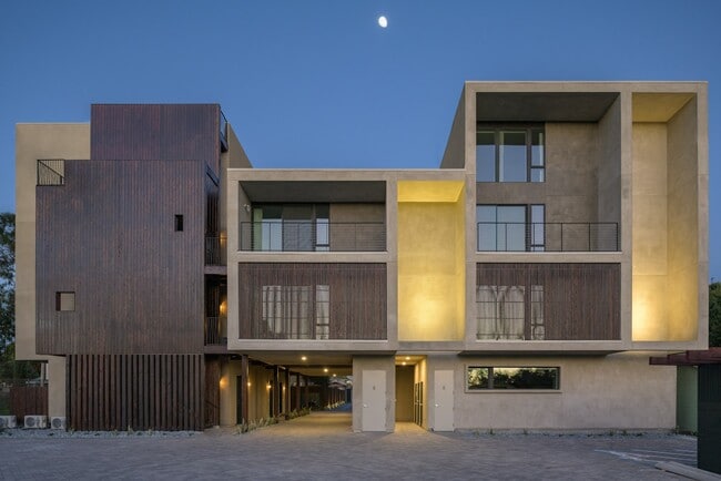 Building Photo - 3732 10th Ave