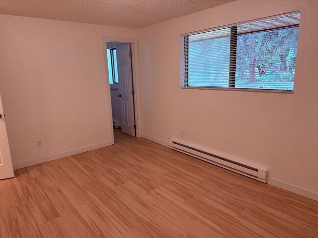 Building Photo - 3 bedroom 2 Bath All New and Upgraded Easy Access to Shops & Frwy $2900 a Month.