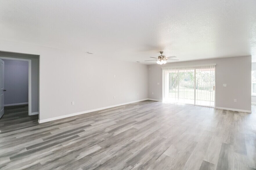 Building Photo - 5468 Chestnut Ridge Rd