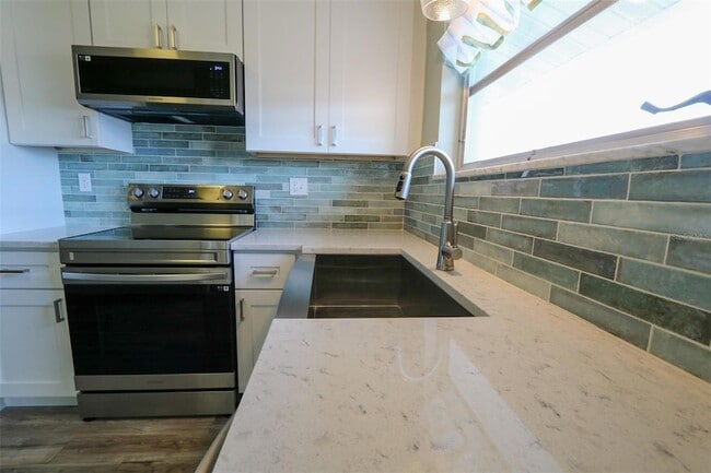 Building Photo - 1204 Harkness Way