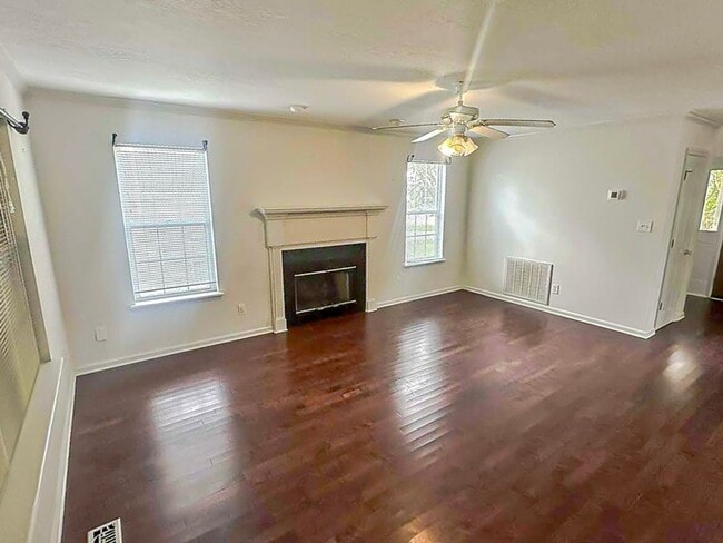 Building Photo - 3007 St James Pl