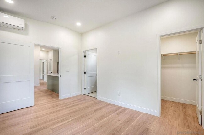 Building Photo - 6942 Eberhart St