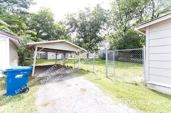 Building Photo - 102 Viola Ave