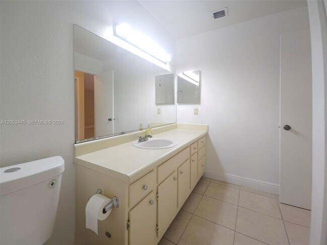 Building Photo - 3310 Pinewalk Dr N