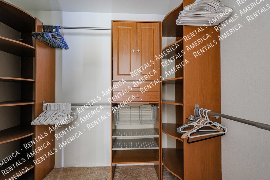 Building Photo - 4647 E Lavender Ln