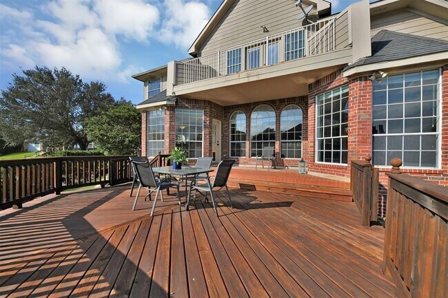 Building Photo - 8322 Shoregrove Dr