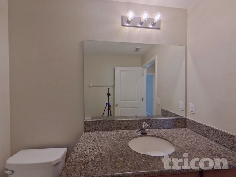 Building Photo - 1614 Broad Winged Hawk Dr