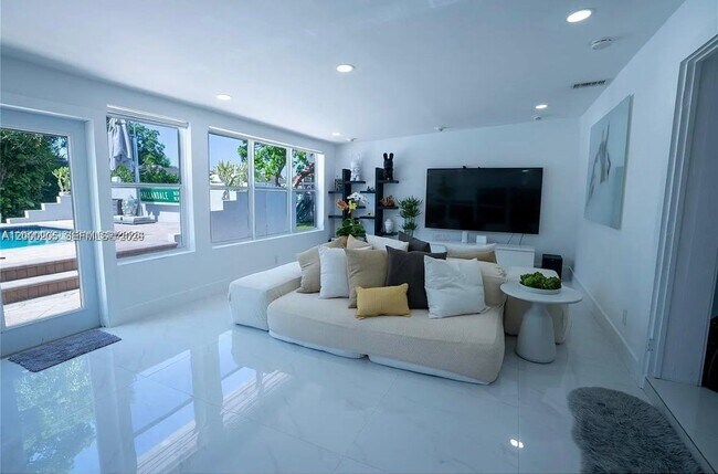 Building Photo - 31 SW 6th St