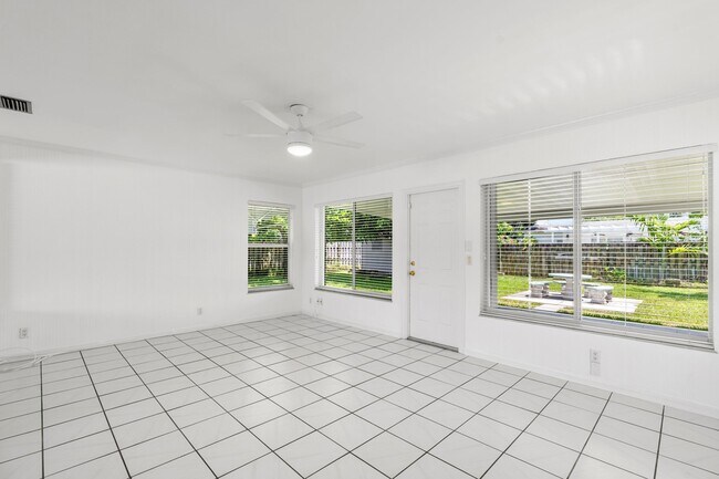 Building Photo - 360 Palmetto St