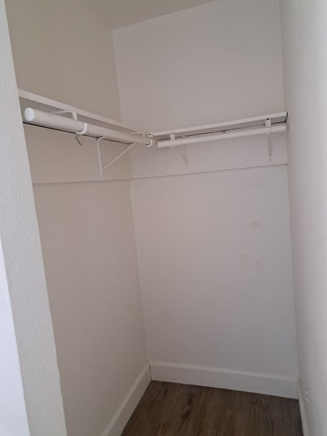 Building Photo - 1920 N 11th Ave