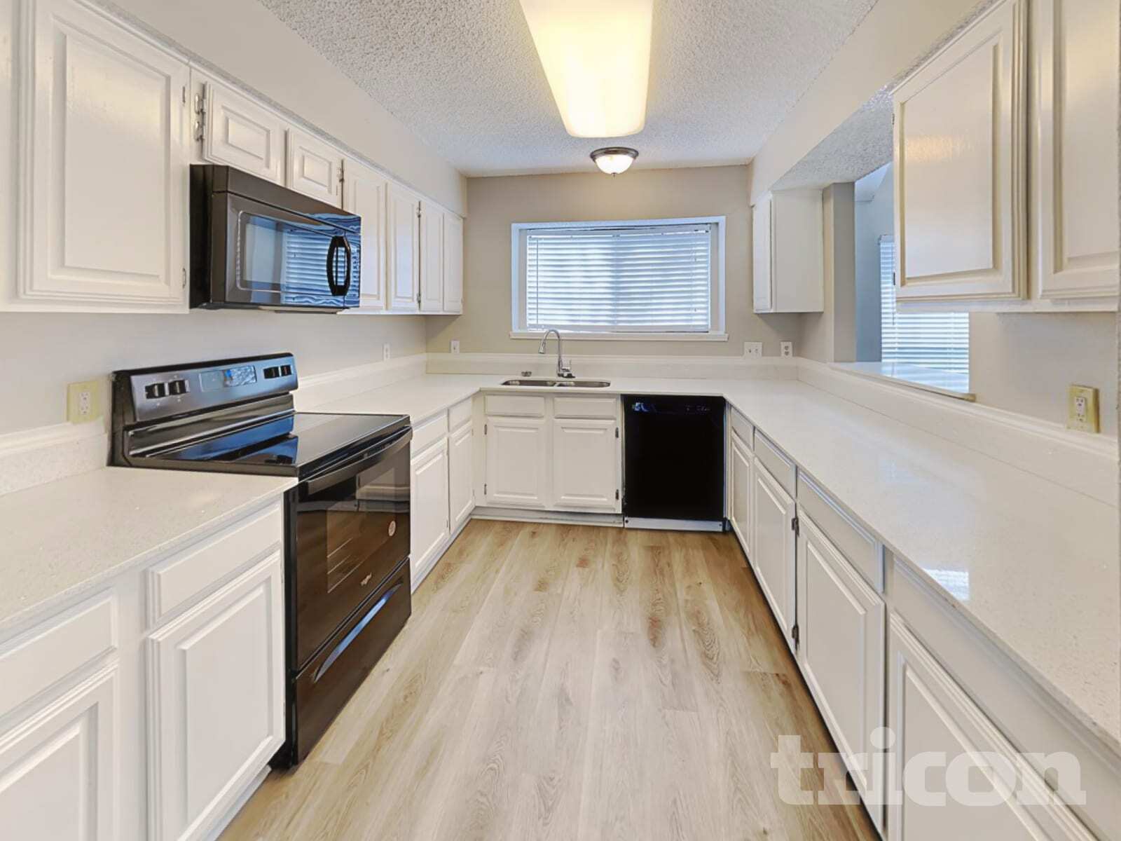 Building Photo - 2758 Briar Hill Dr