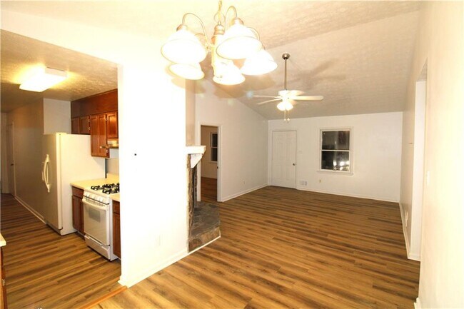 Building Photo - 1485 Scenic Hwy N