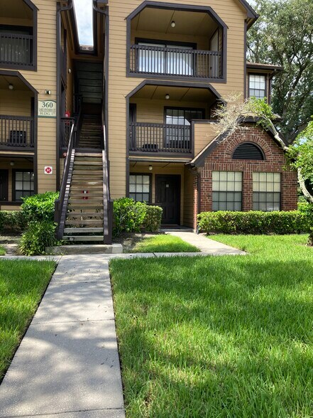 Building Photo - 360 Lake Ontario Ct