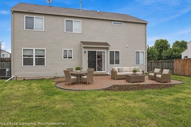Building Photo - 6816 Twin Falls Dr