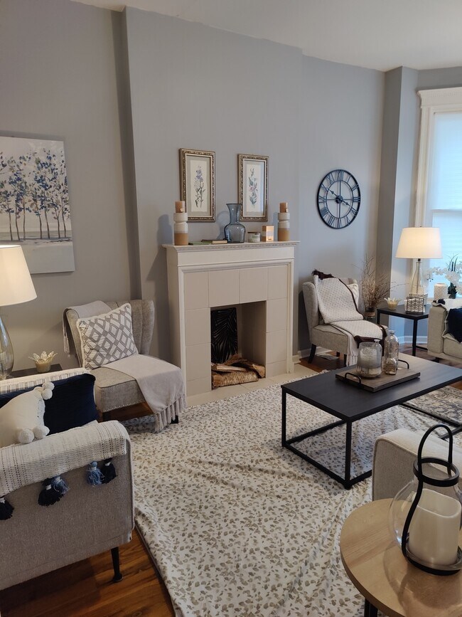 Building Photo - 4243 S Calumet Ave