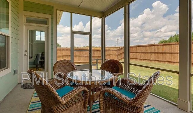 Building Photo - 607 Torridon Ln